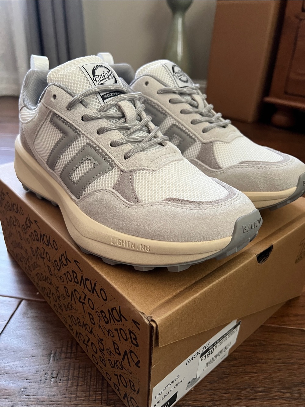 Back 70 Lightning sneakers